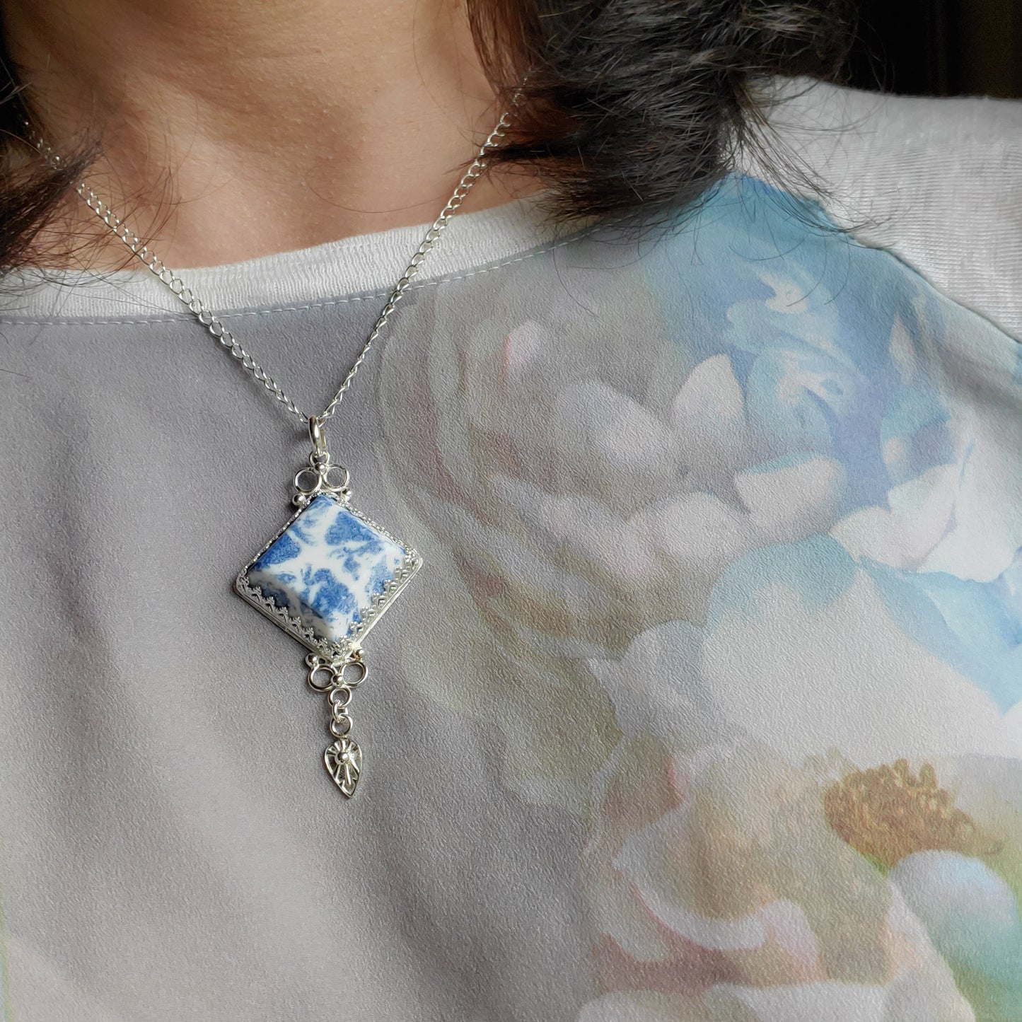 Porcelain and Silver Diamond Pendant with Earrings Set with Stamped Arrow Embellishment